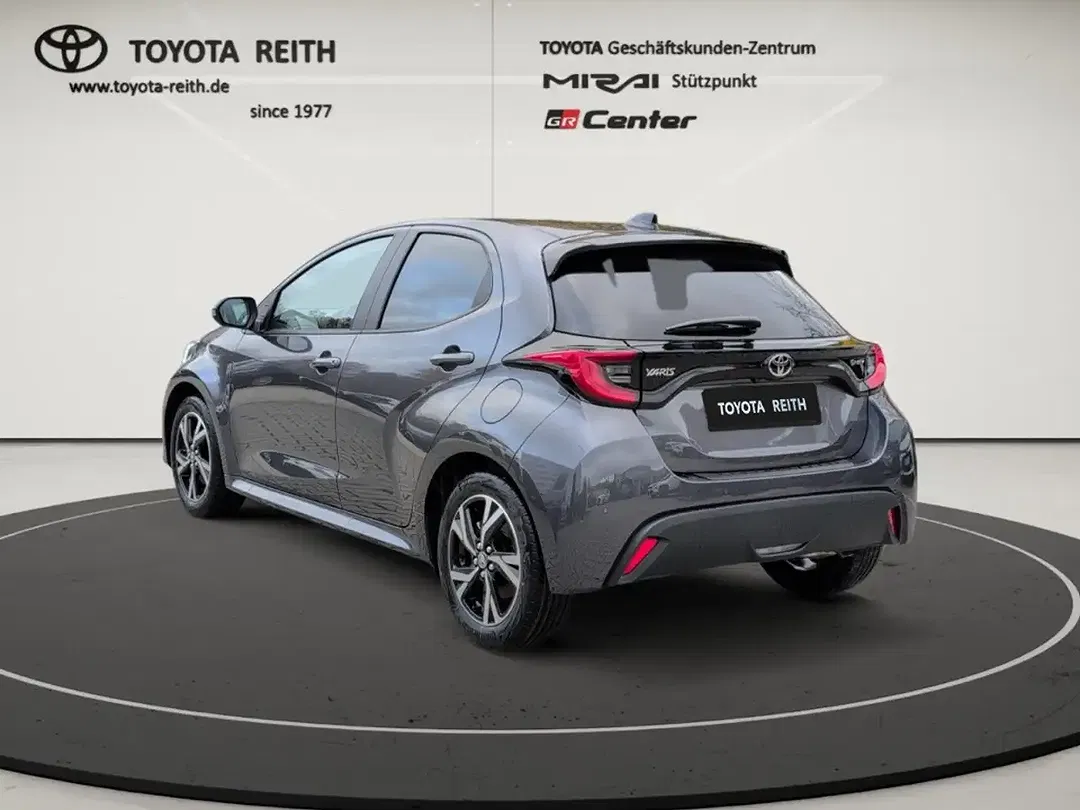 Toyota Yaris - Thumbnail 3