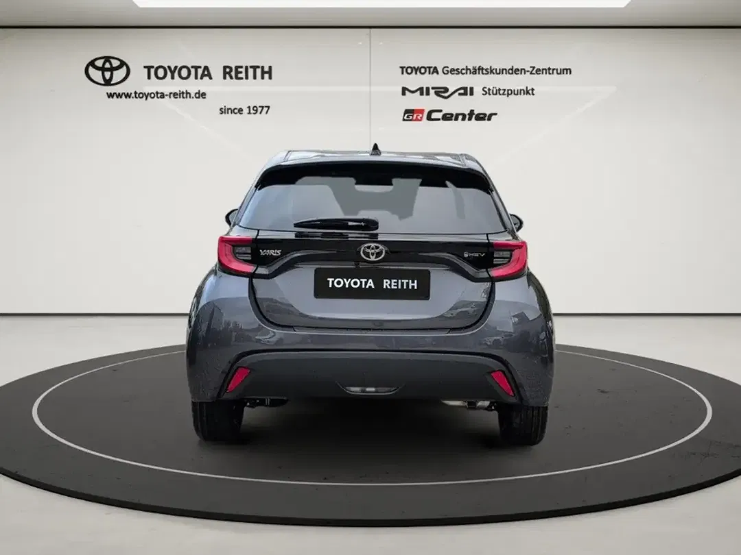 Toyota Yaris - Thumbnail 4