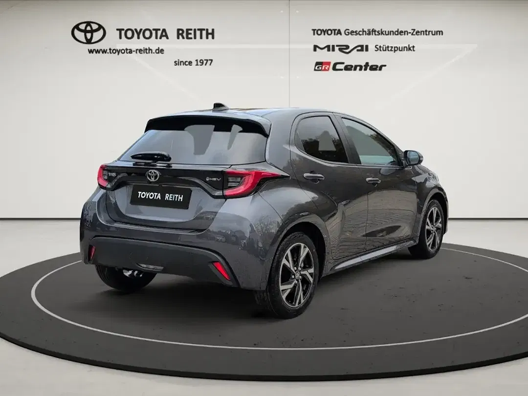 Toyota Yaris - Thumbnail 5
