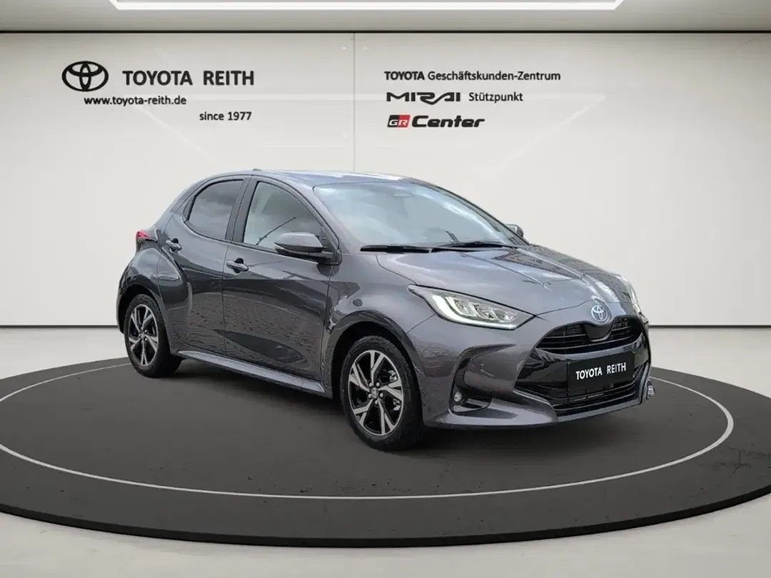 Toyota Yaris - Thumbnail 7