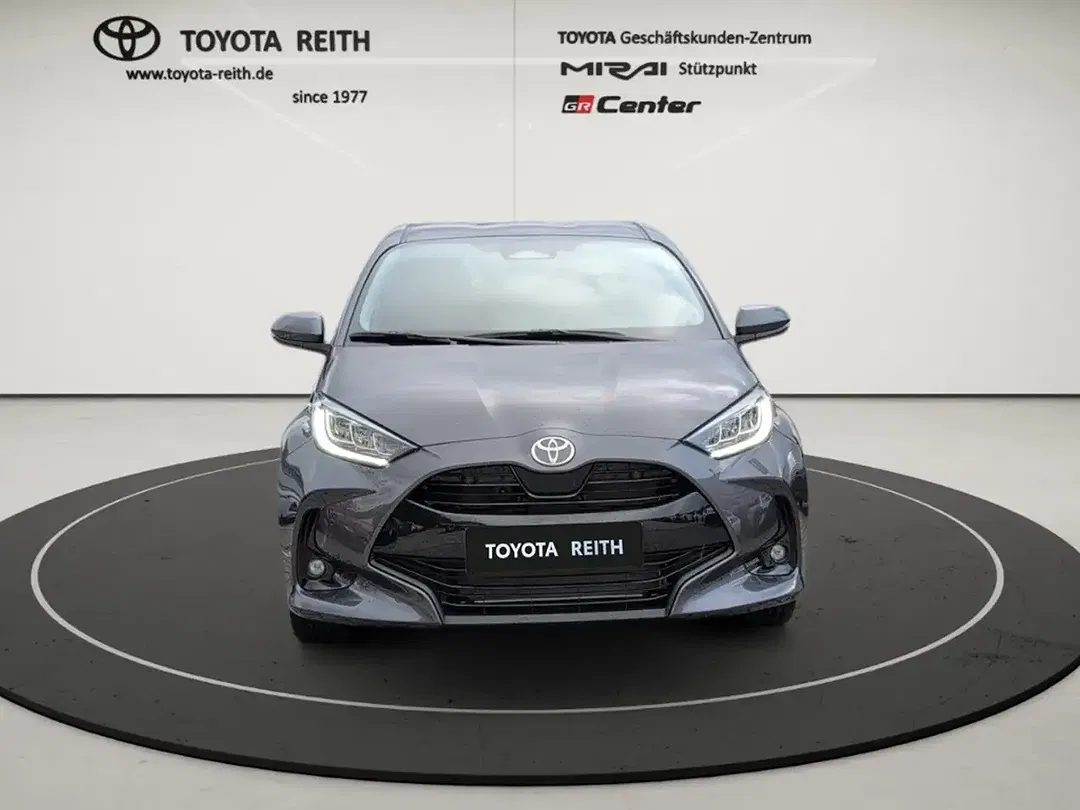 Toyota Yaris - Thumbnail 8