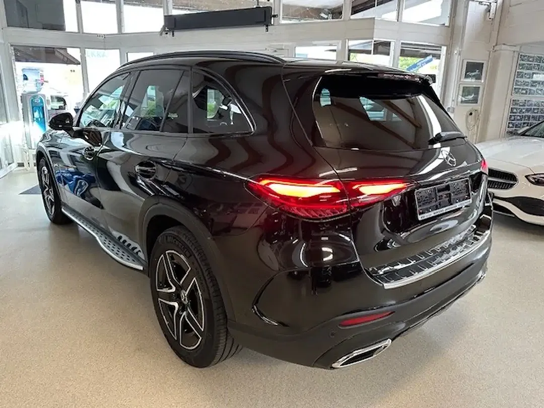 Mercedes-Benz GLC 220 - Thumbnail 4