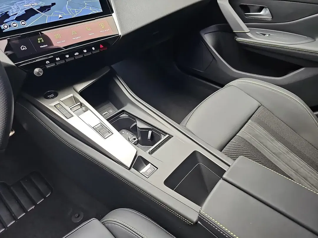 Peugeot 308 - Thumbnail 12