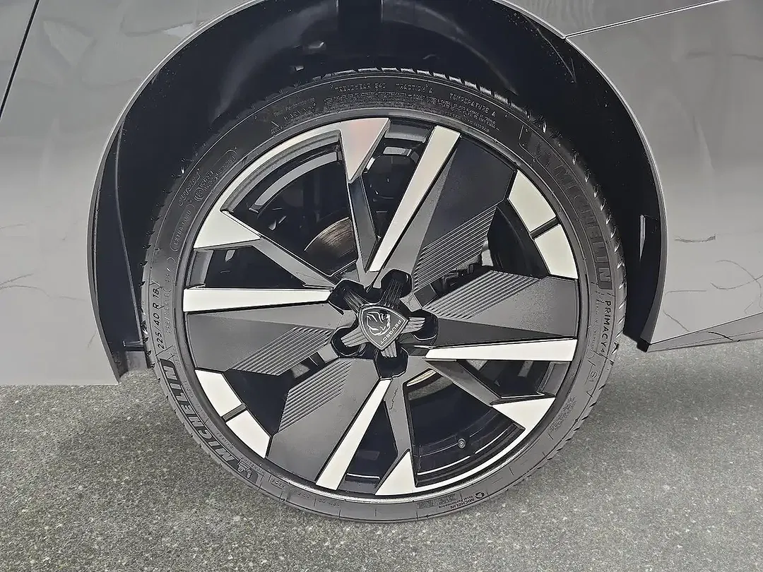Peugeot 308 - Thumbnail 6