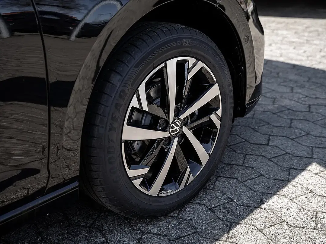 Volkswagen Polo - Thumbnail 5