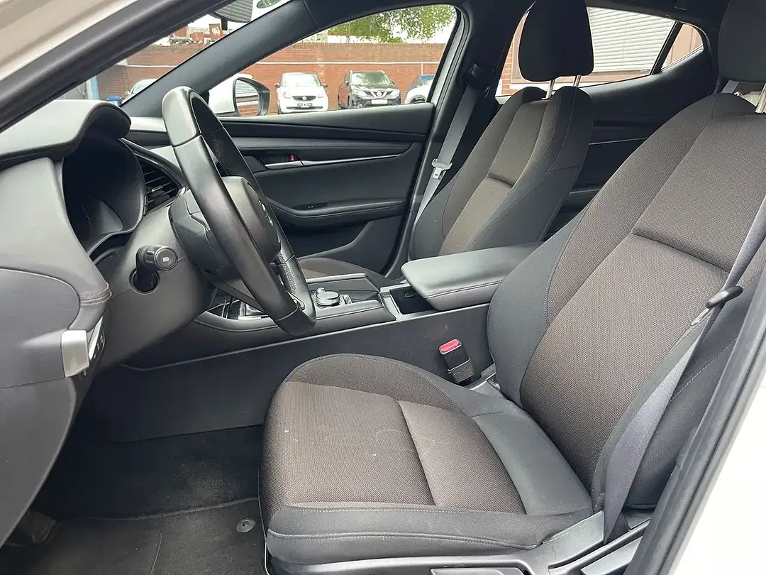 Mazda 3 - Thumbnail 12