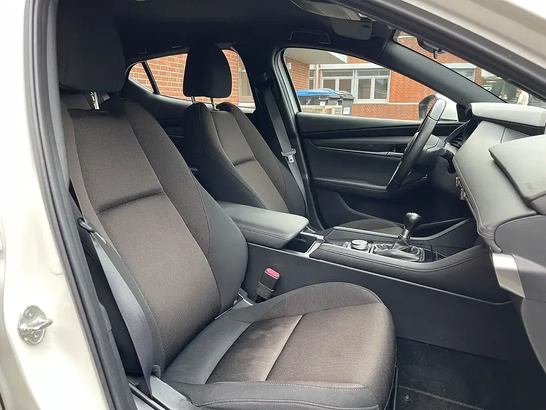 Mazda 3 - Thumbnail 13