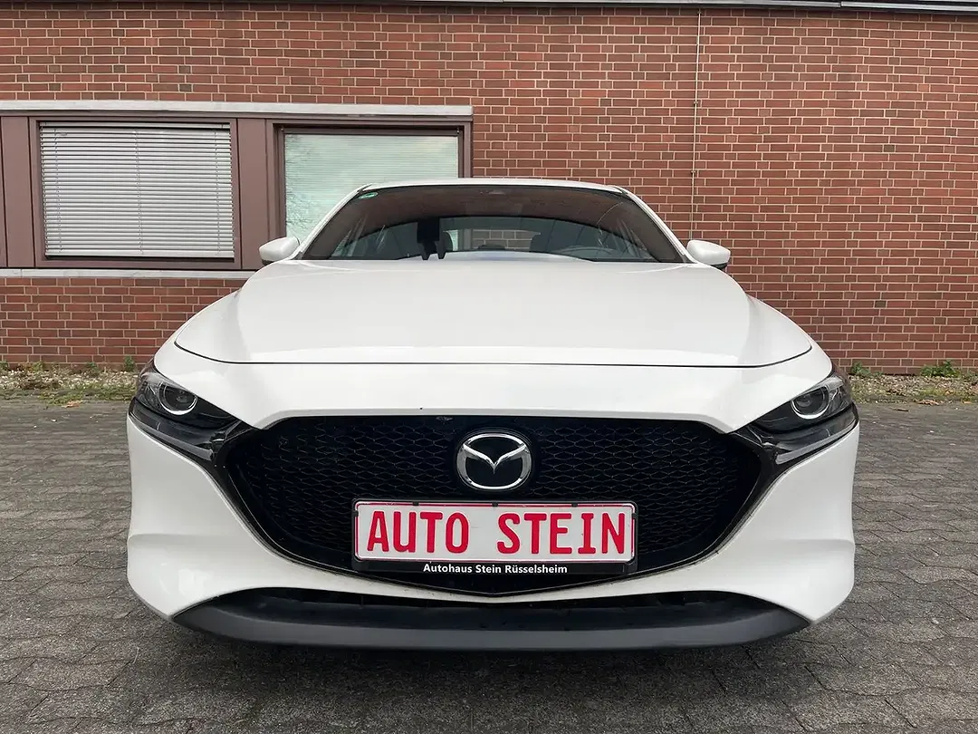 Mazda 3 - Thumbnail 2