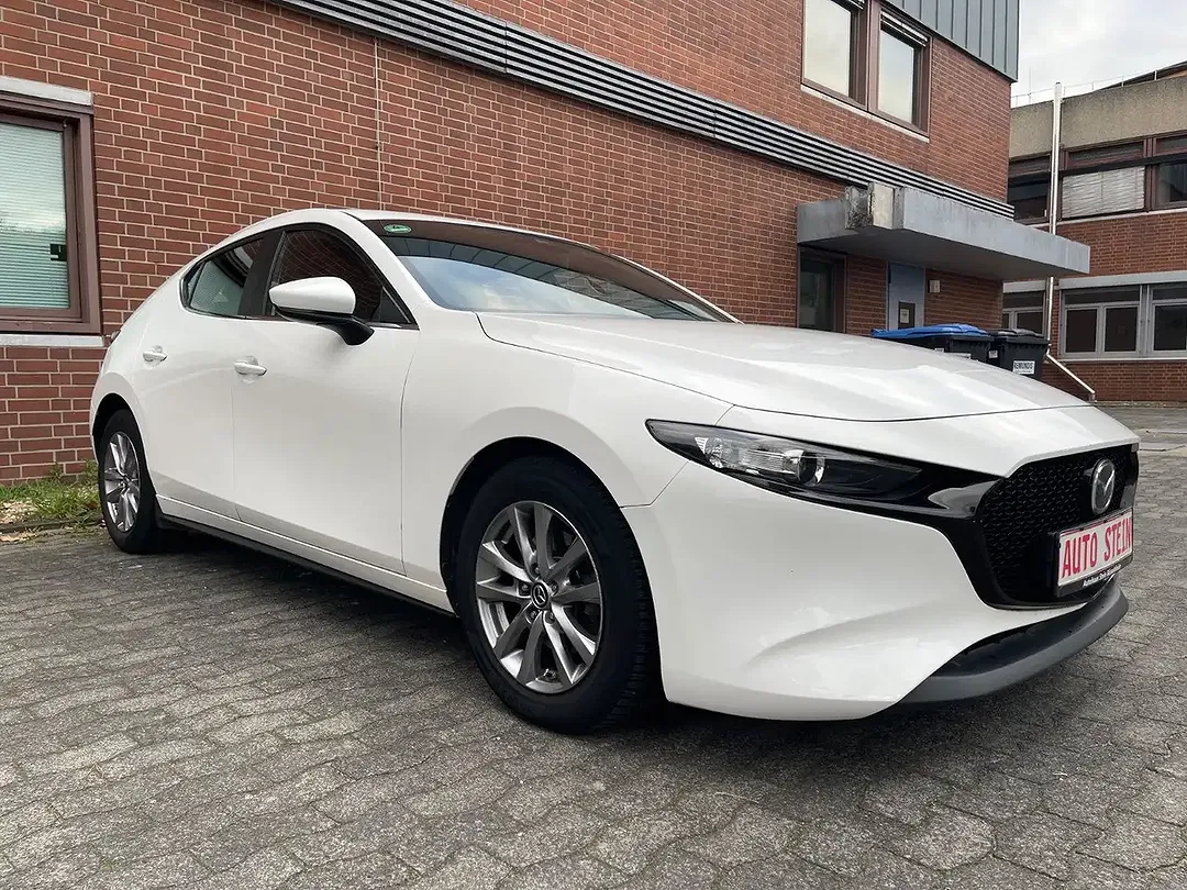Mazda 3 - Thumbnail 3
