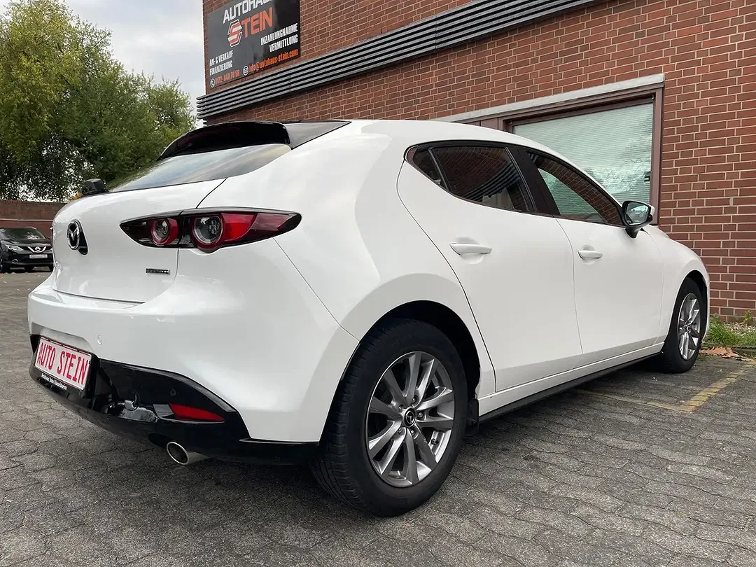Mazda 3 - Thumbnail 5