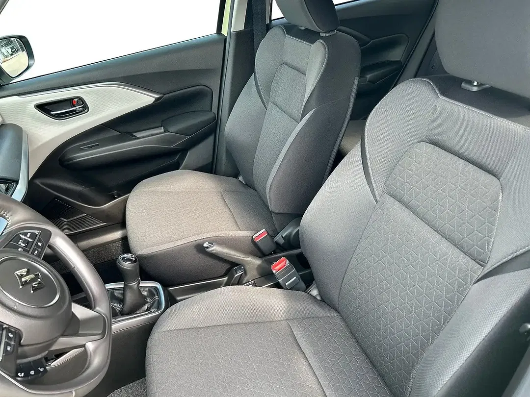 Suzuki Swift - Thumbnail 10