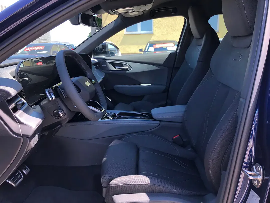 Audi Q3 - Thumbnail 9