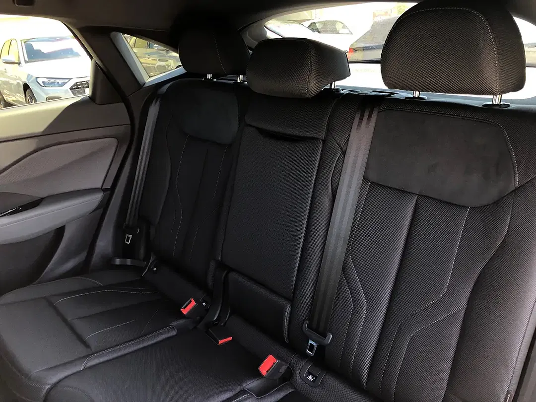 Audi Q3 - Thumbnail 10