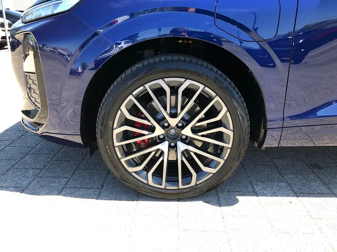 Audi Q3 - Thumbnail 4