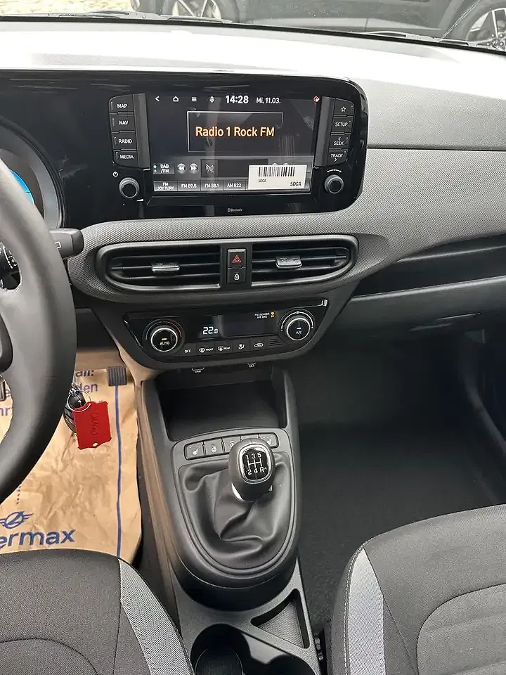 Hyundai i10 - Thumbnail 14
