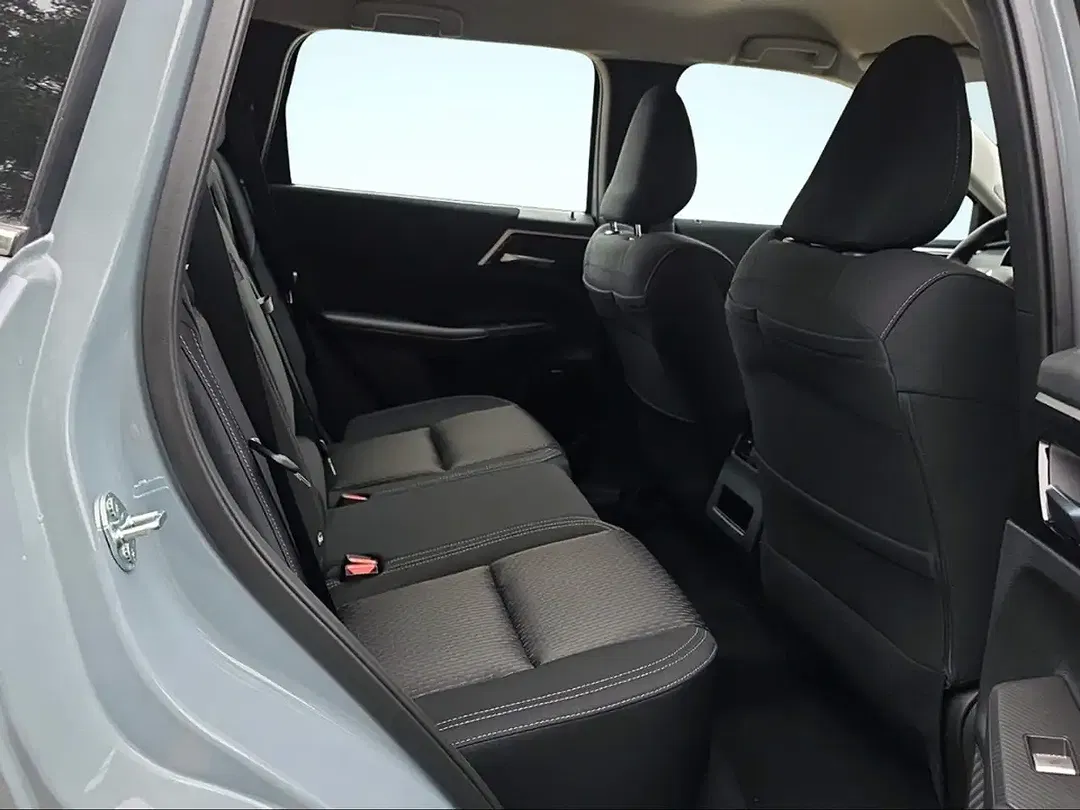 Mitsubishi Outlander - Thumbnail 10