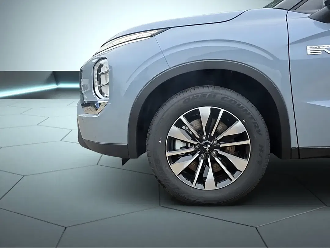 Mitsubishi Outlander - Thumbnail 13