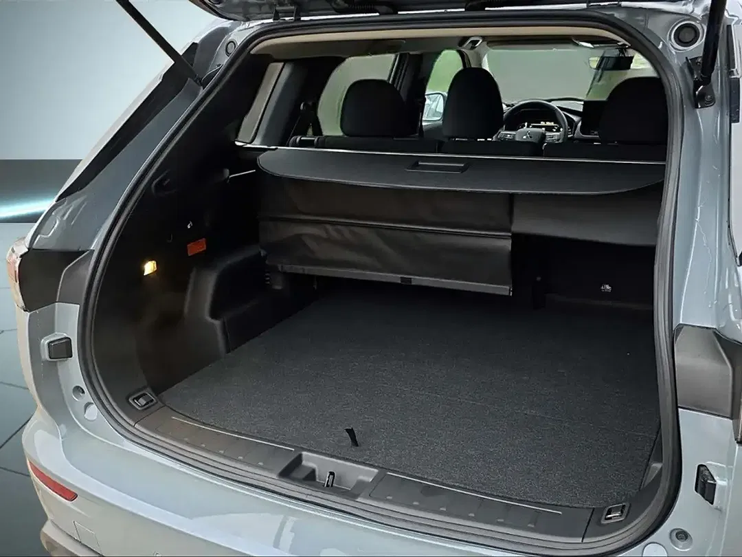 Mitsubishi Outlander - Thumbnail 14