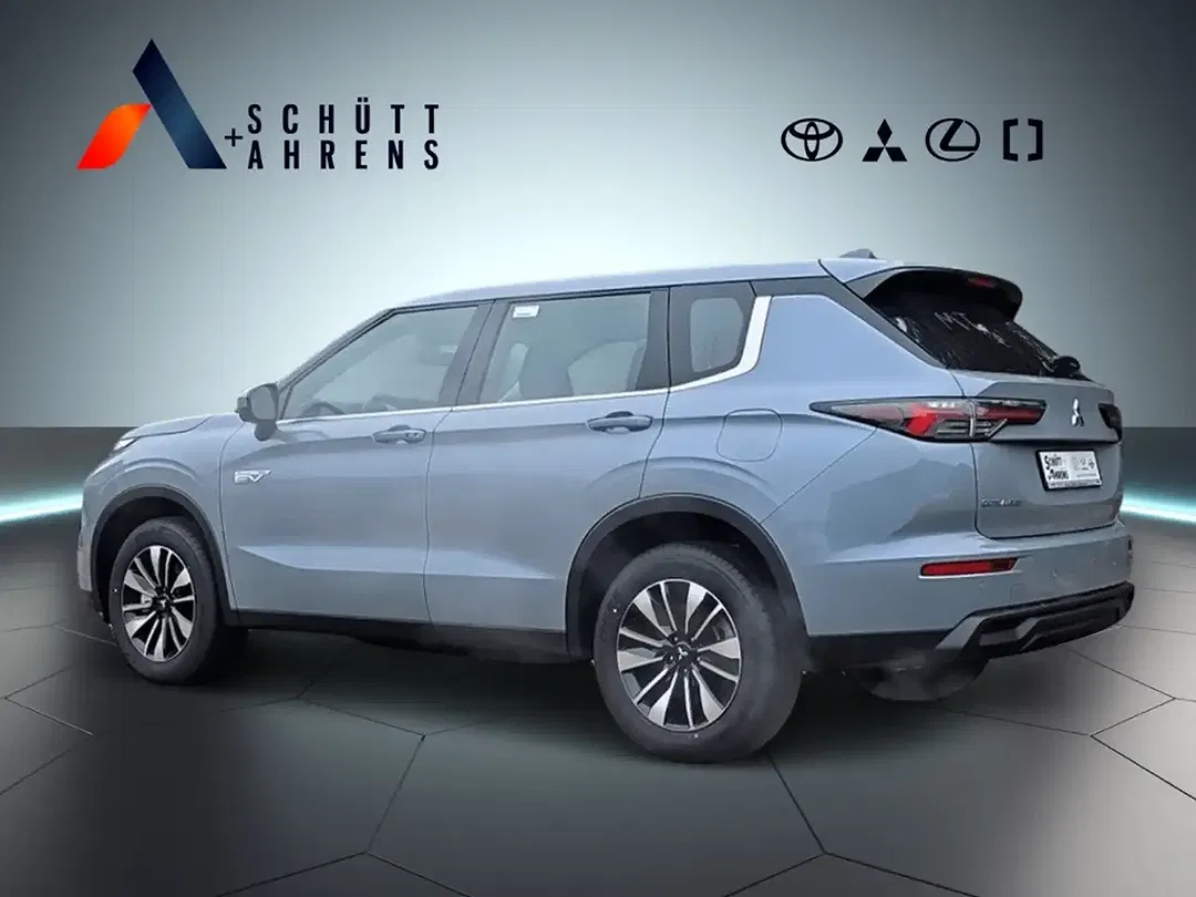 Mitsubishi Outlander - Thumbnail 4