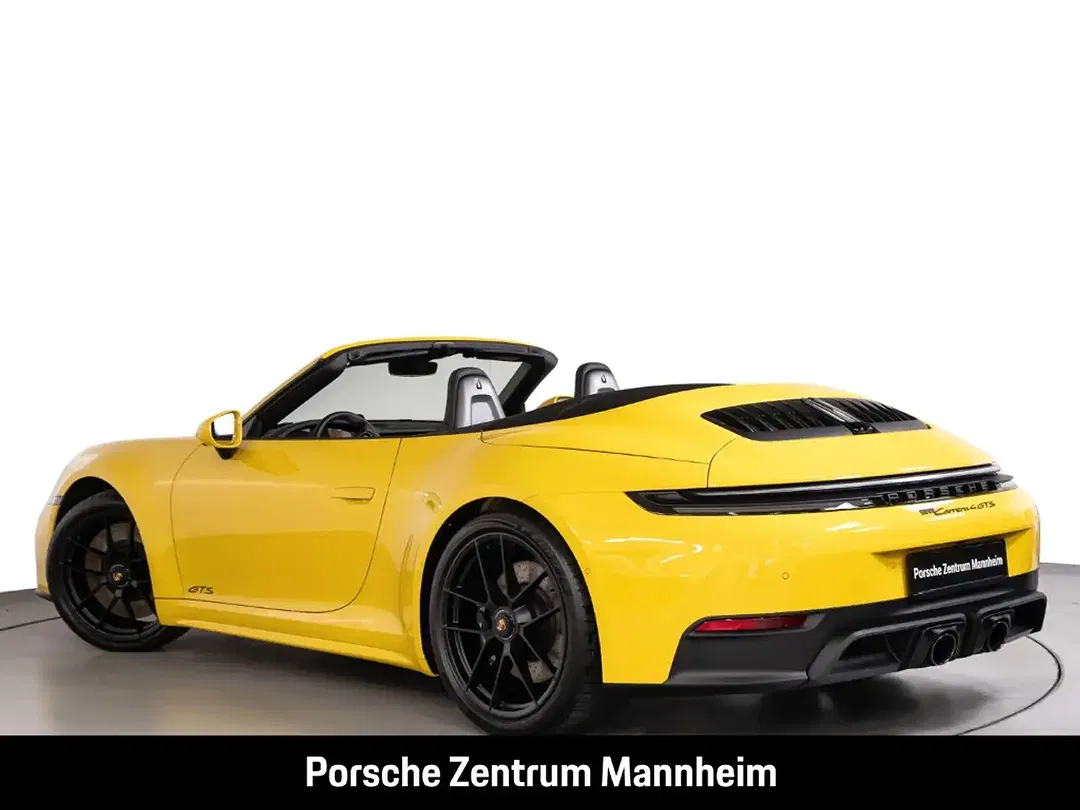 Porsche 992 - Thumbnail 3