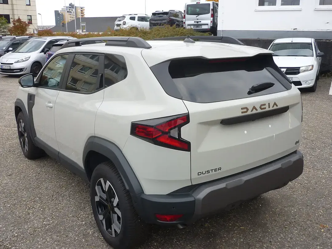 Dacia Duster - Thumbnail 4