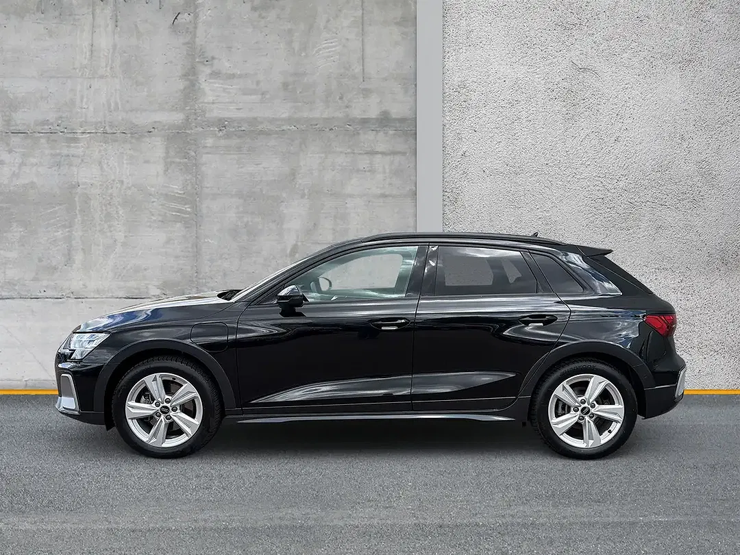 Audi A3 - Thumbnail 2
