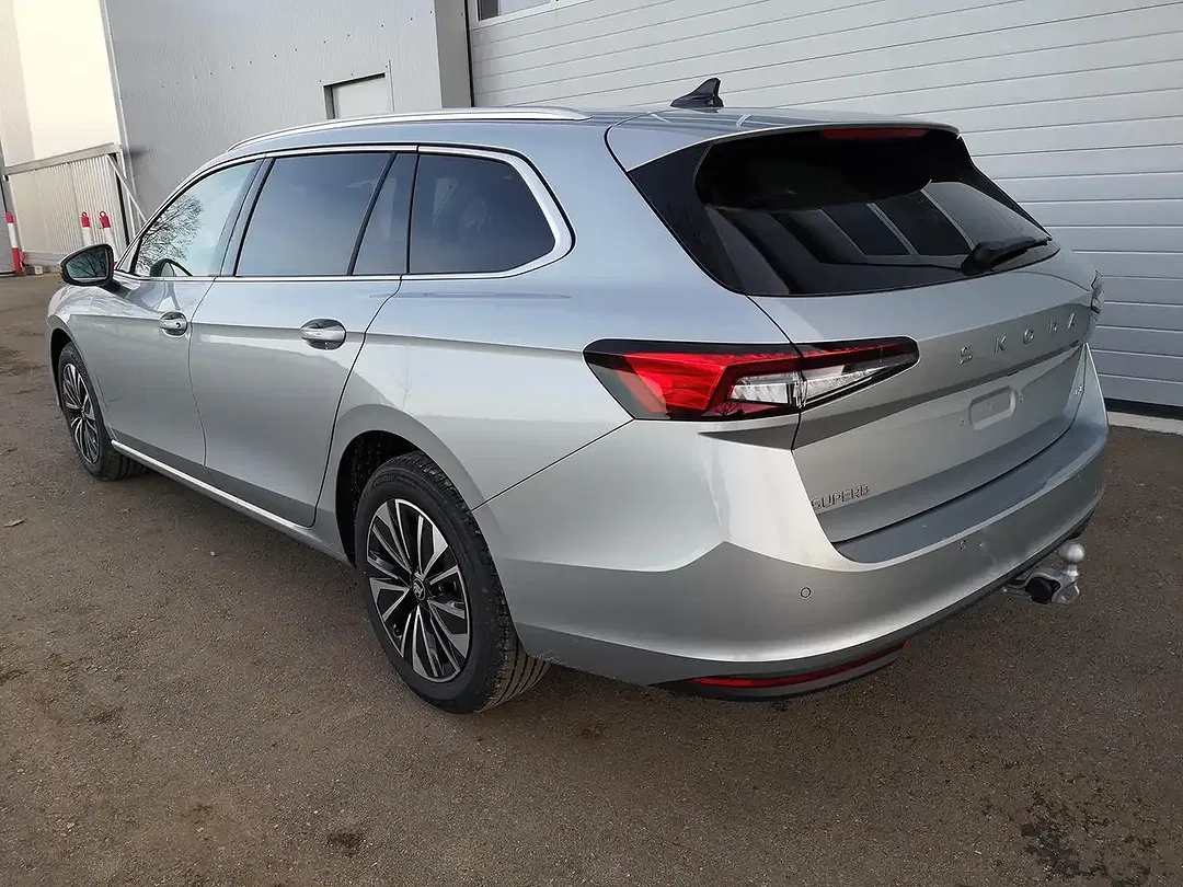 Skoda Superb - Thumbnail 3