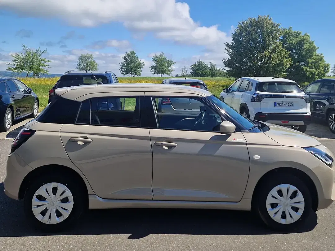 Suzuki Swift - Thumbnail 5