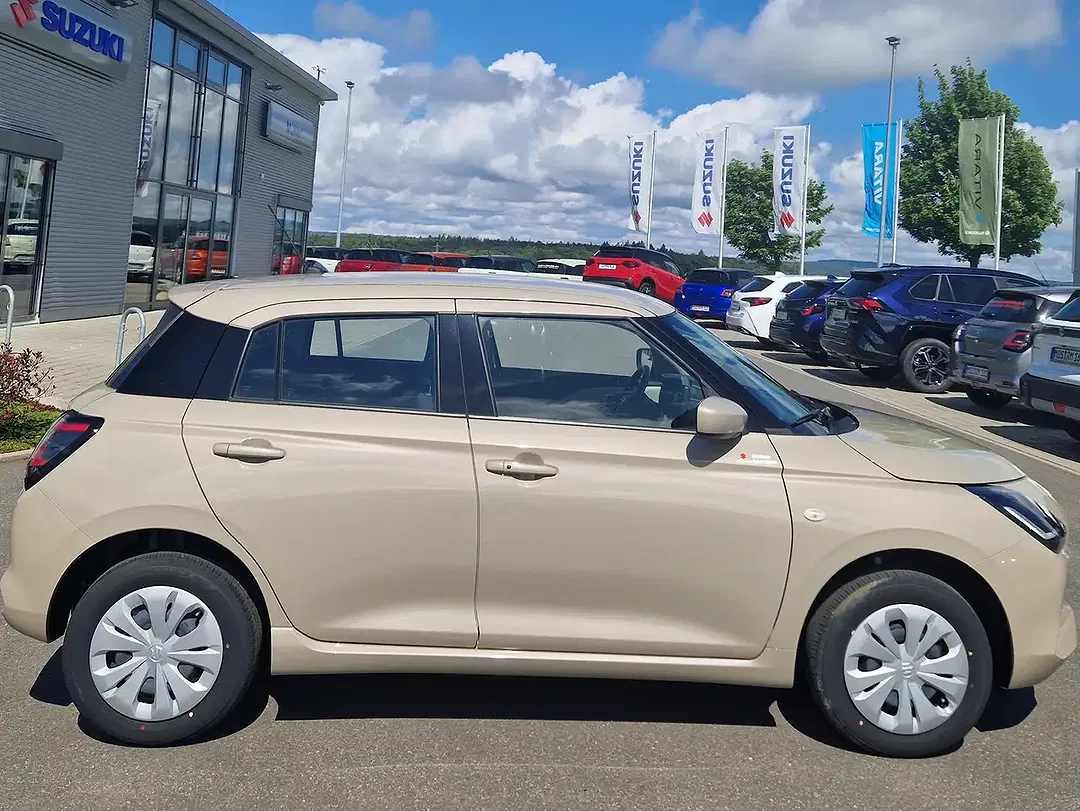 Suzuki Swift - Thumbnail 8