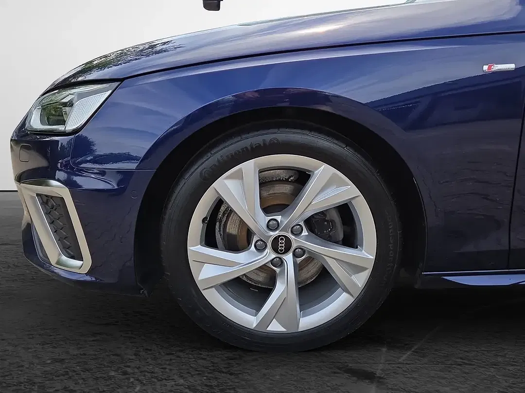 Audi A4 - Thumbnail 4