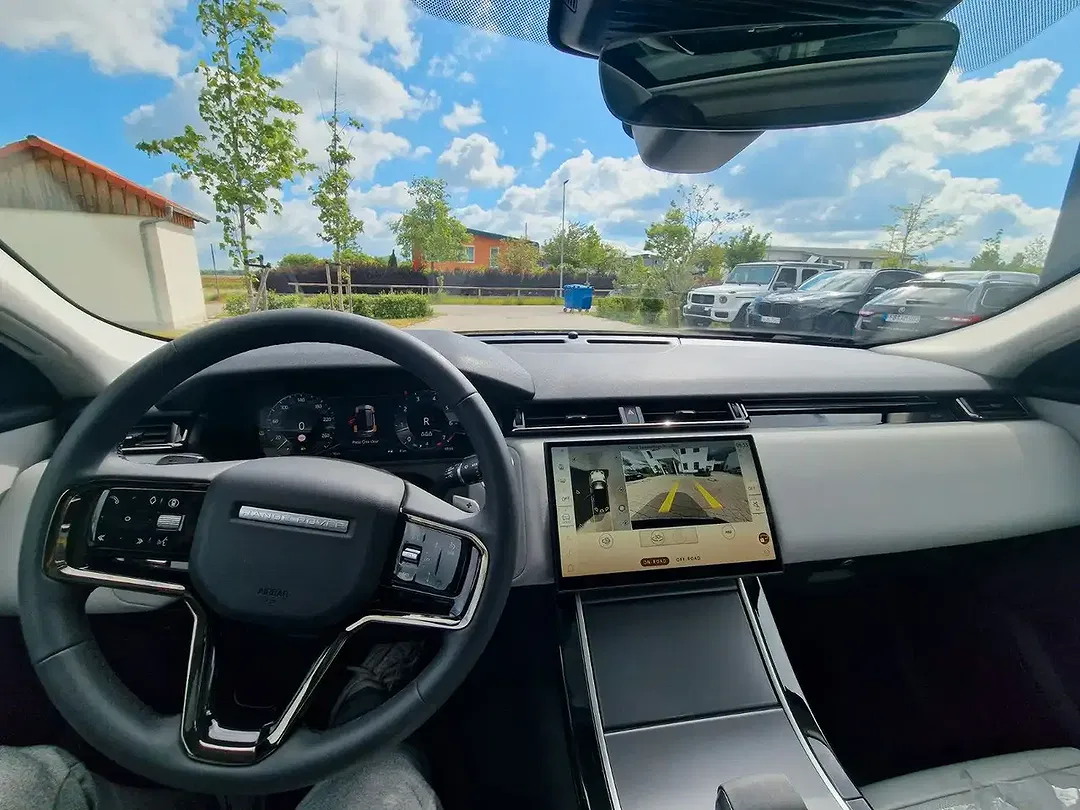 Land Rover Range Rover Velar - Thumbnail 14