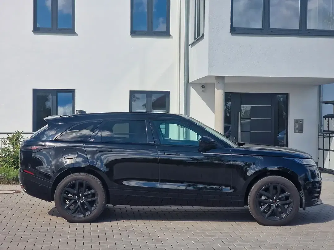 Land Rover Range Rover Velar - Thumbnail 4