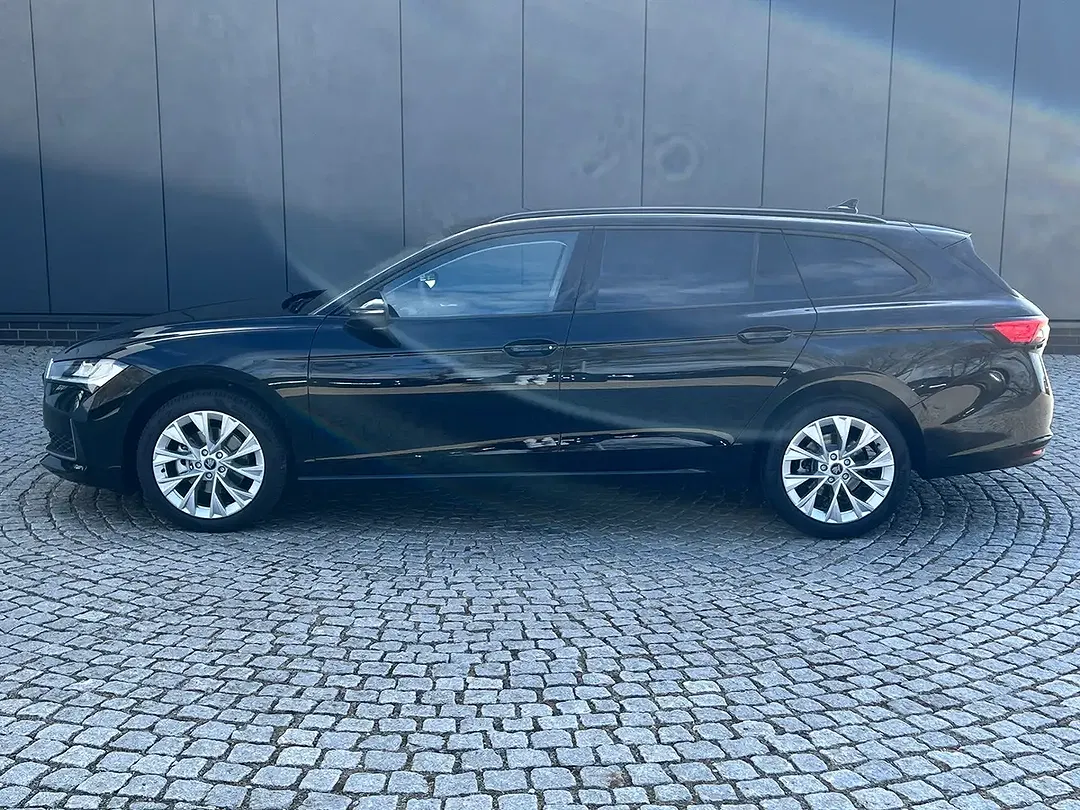 Skoda Superb - Thumbnail 2