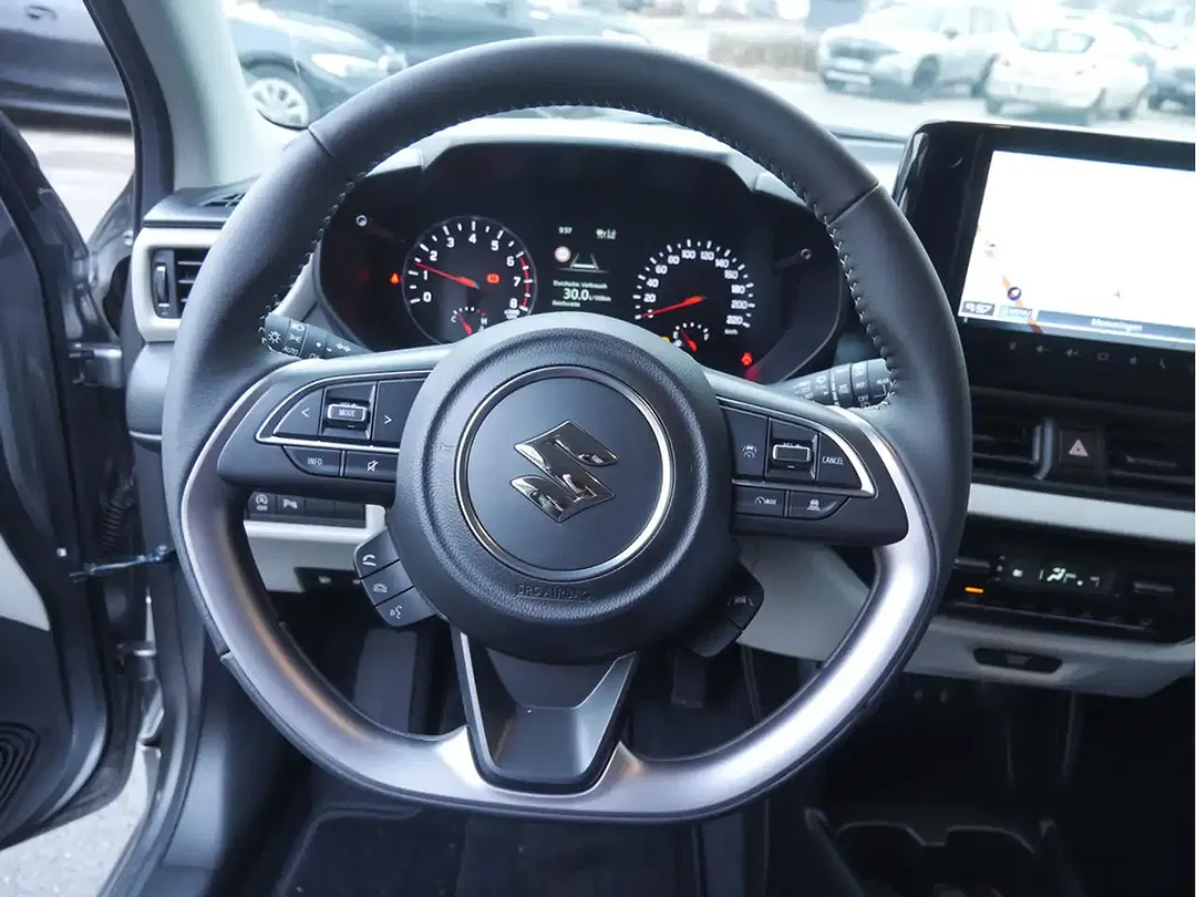 Suzuki Swift - Thumbnail 11