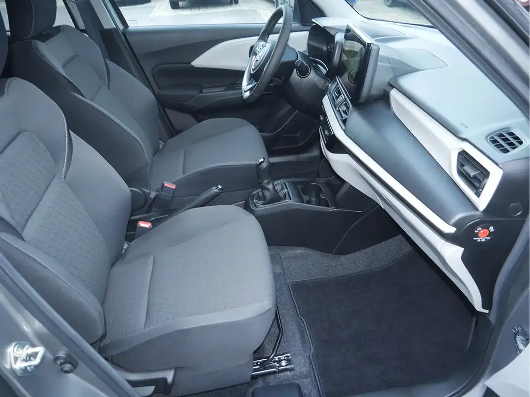 Suzuki Swift - Thumbnail 8
