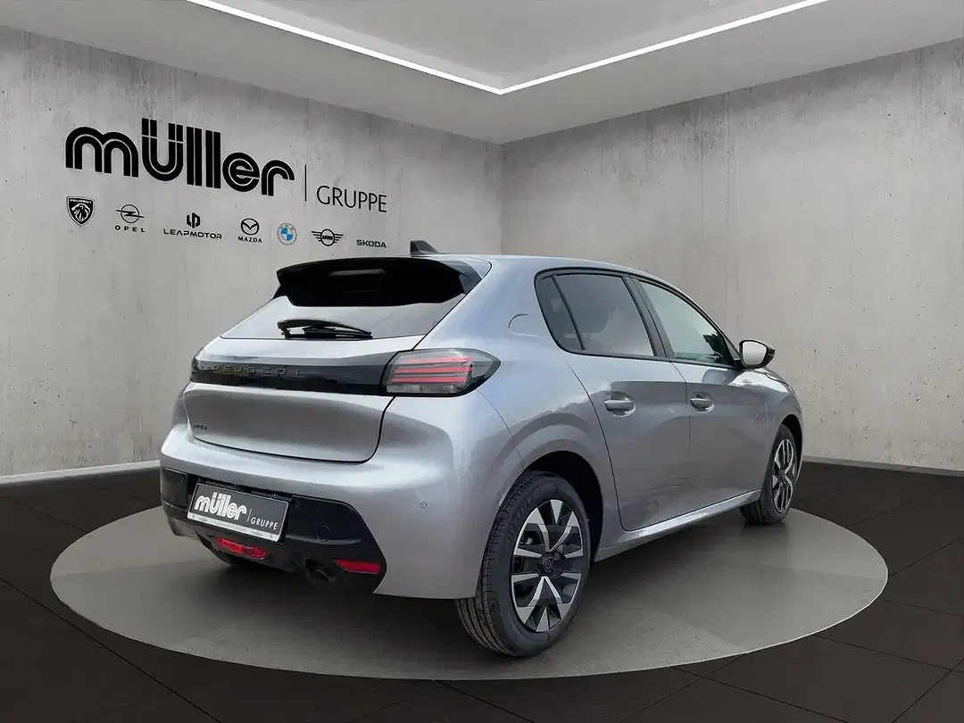 Peugeot 208 - Thumbnail 2