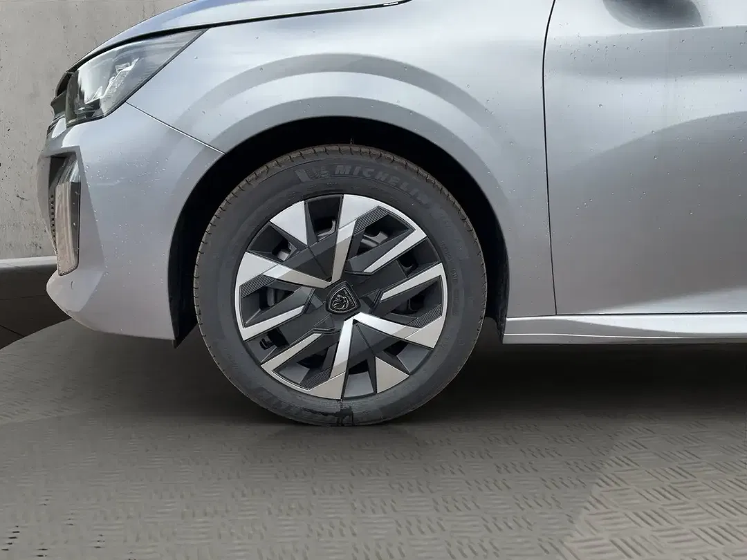 Peugeot 208 - Thumbnail 6