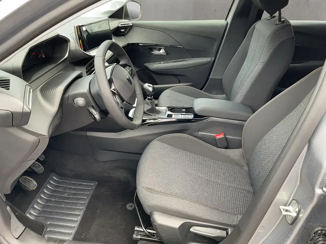 Peugeot 208 - Thumbnail 8