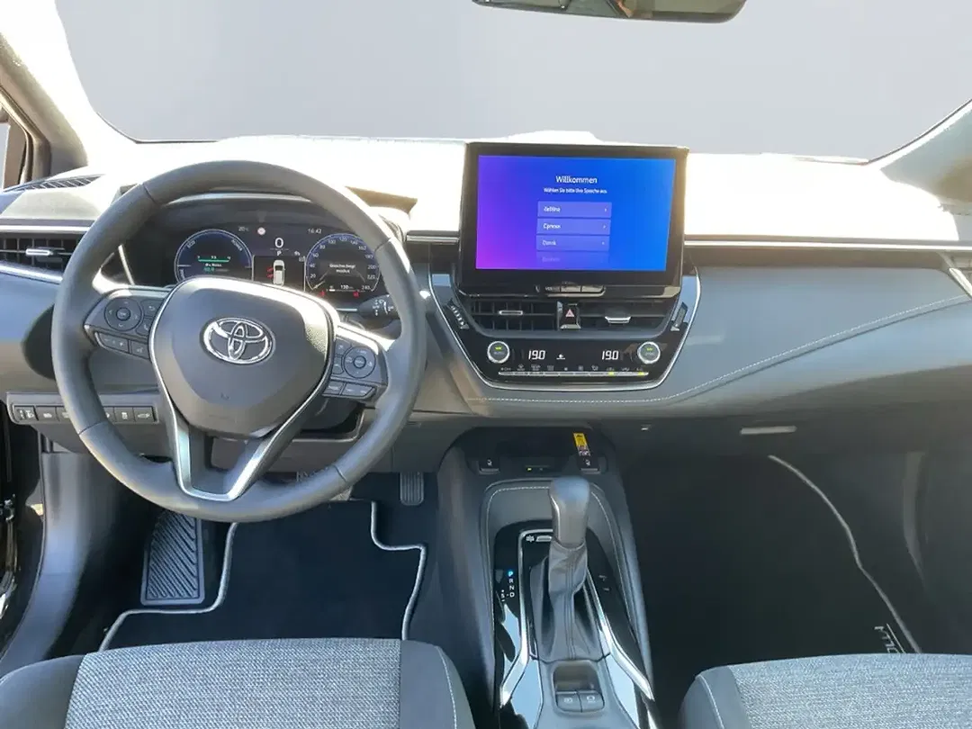 Toyota Corolla - Thumbnail 8