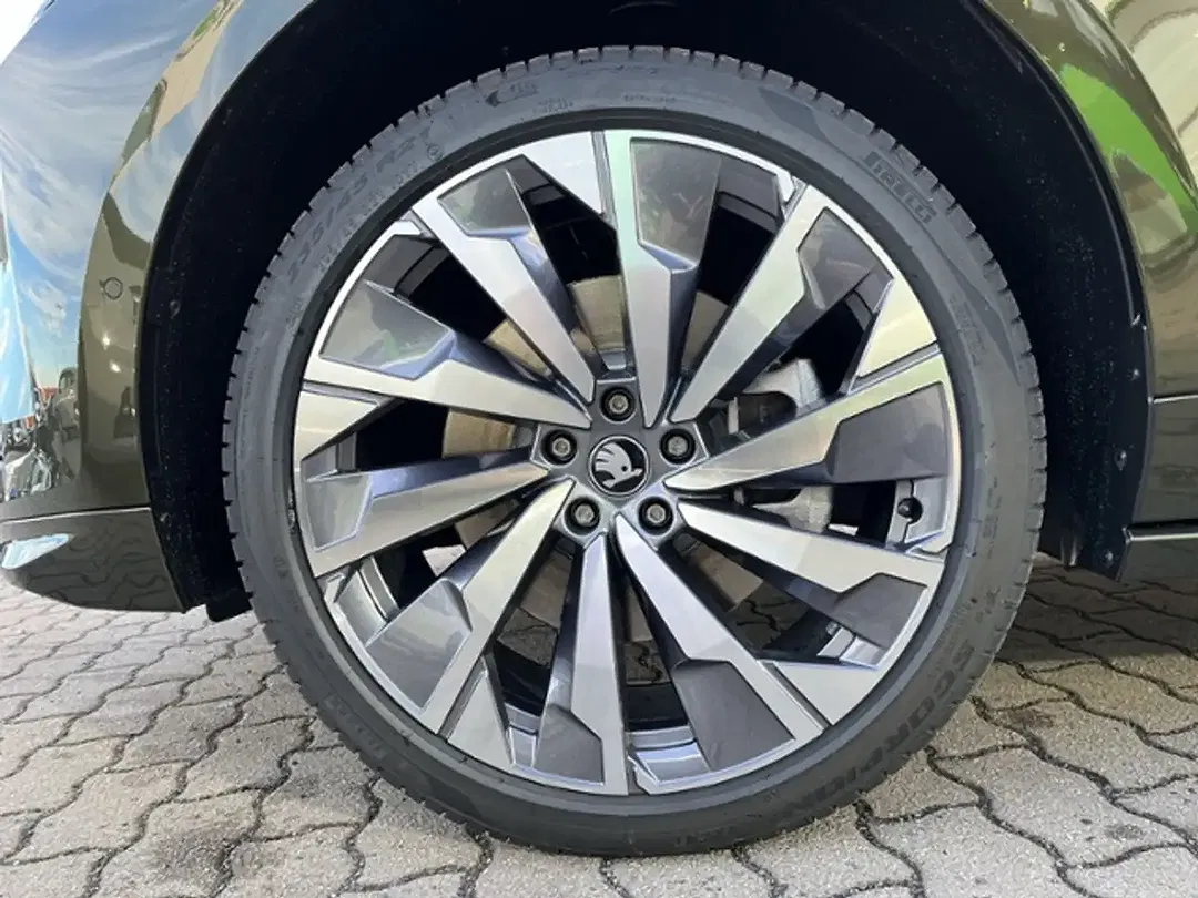 Skoda Enyaq - Thumbnail 7
