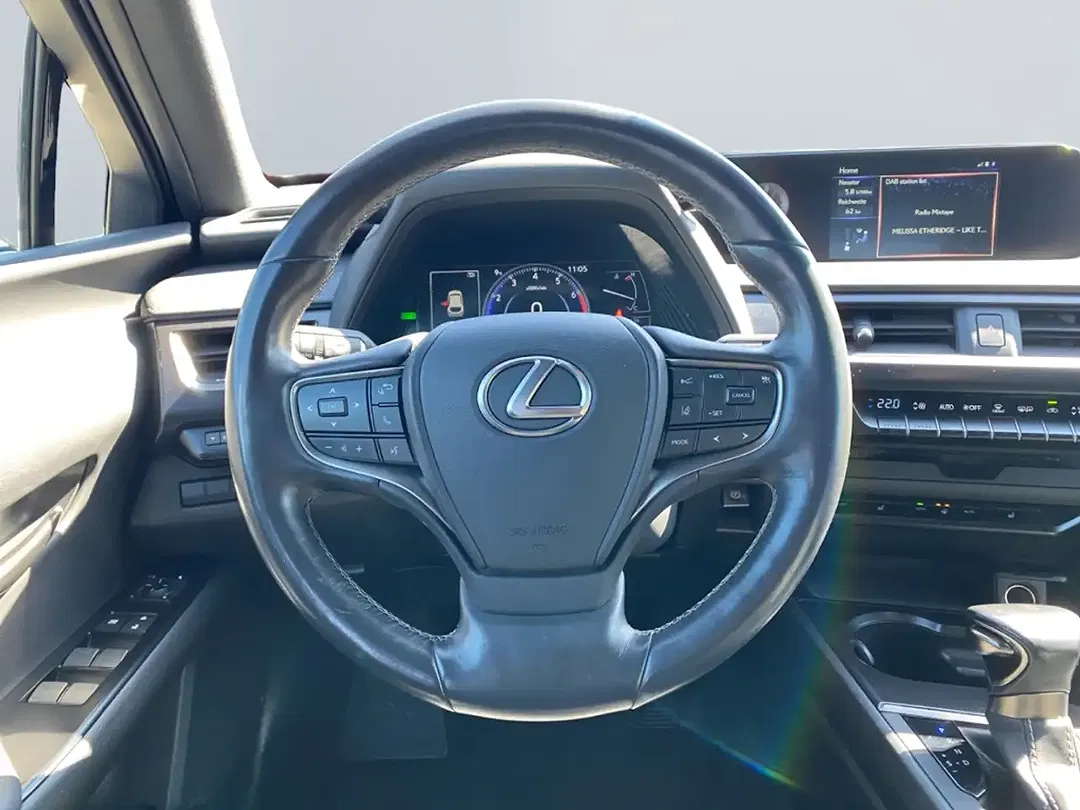 Lexus UX 250h - Thumbnail 13