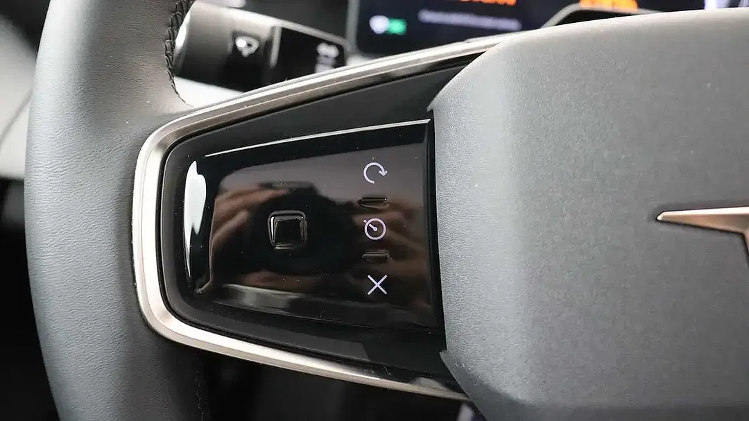 Polestar 4 - Thumbnail 10