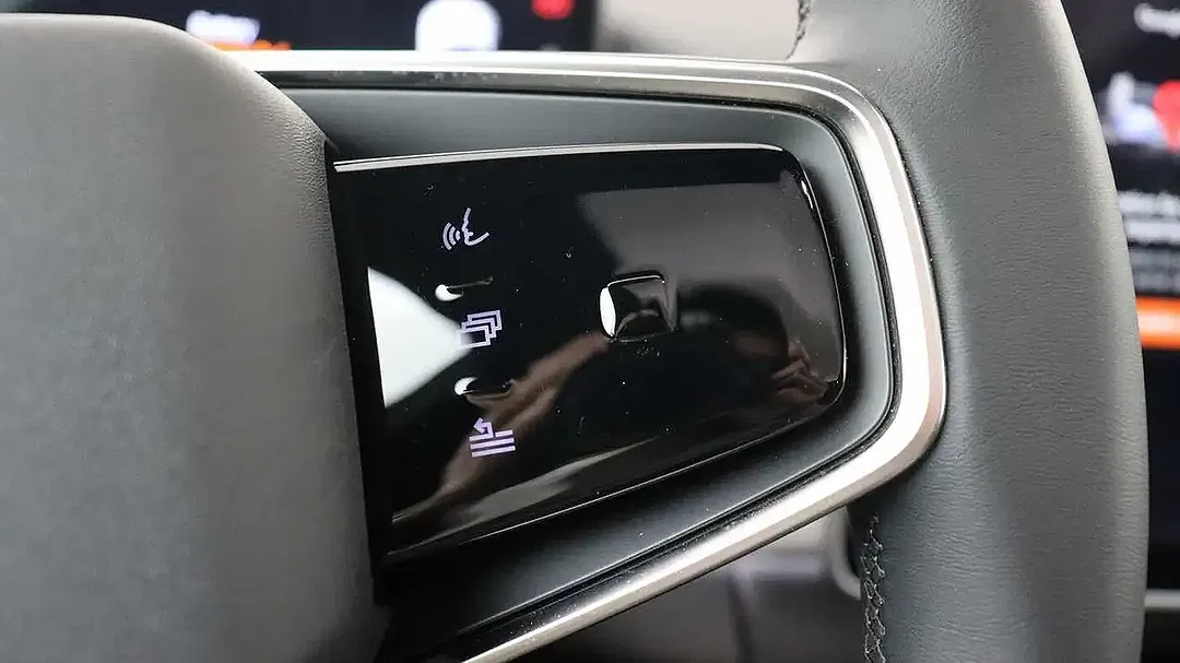 Polestar 4 - Thumbnail 11