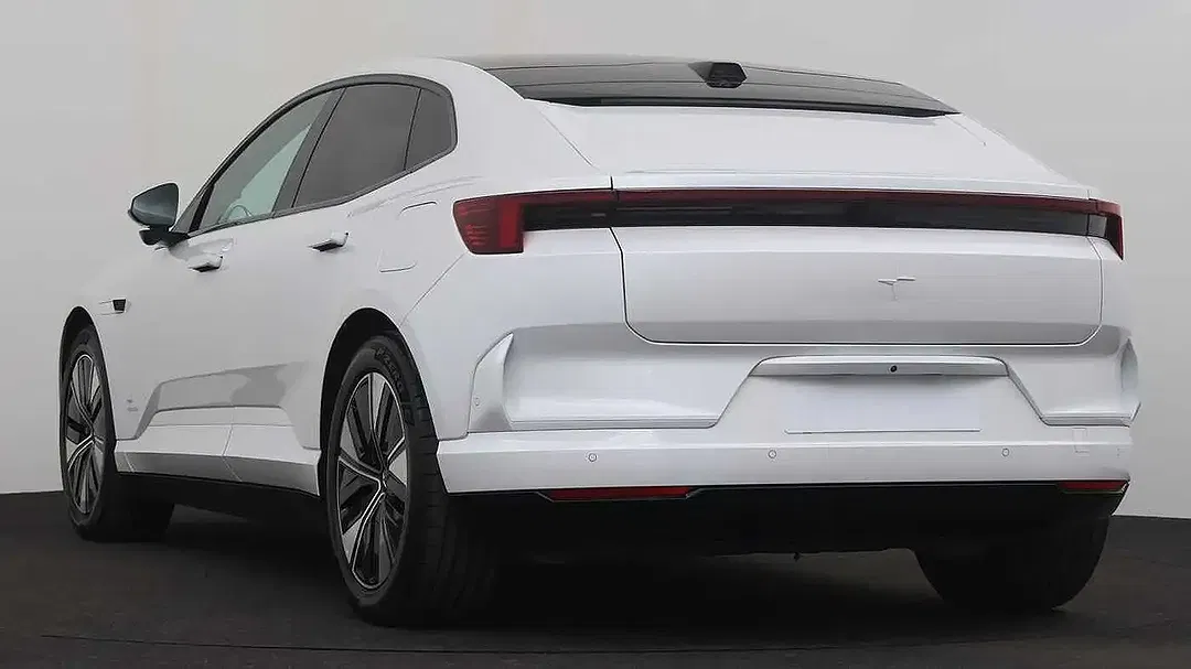 Polestar 4 - Thumbnail 3