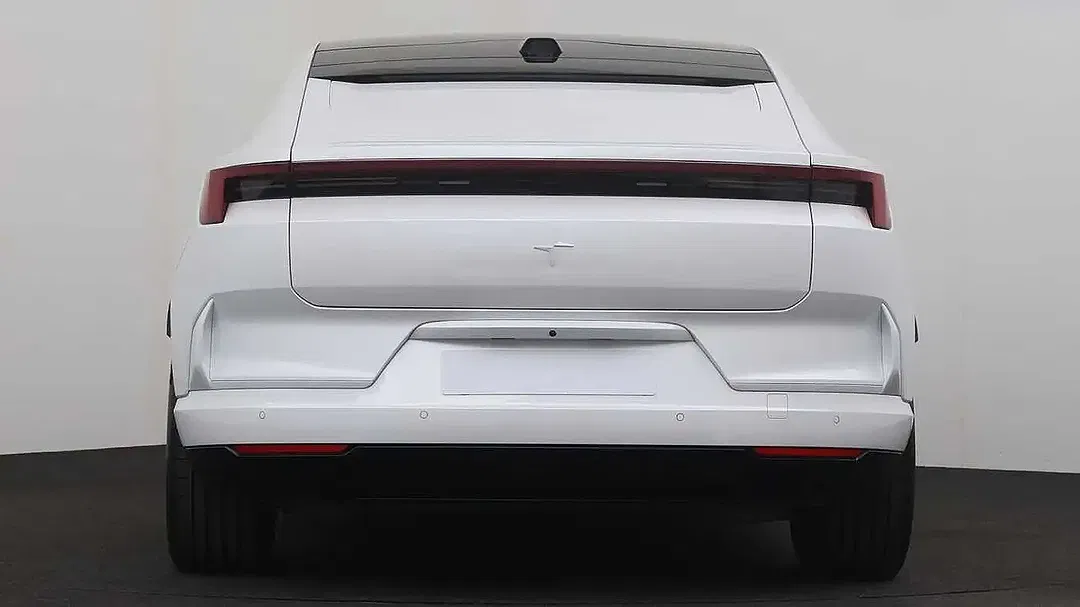 Polestar 4 - Thumbnail 4