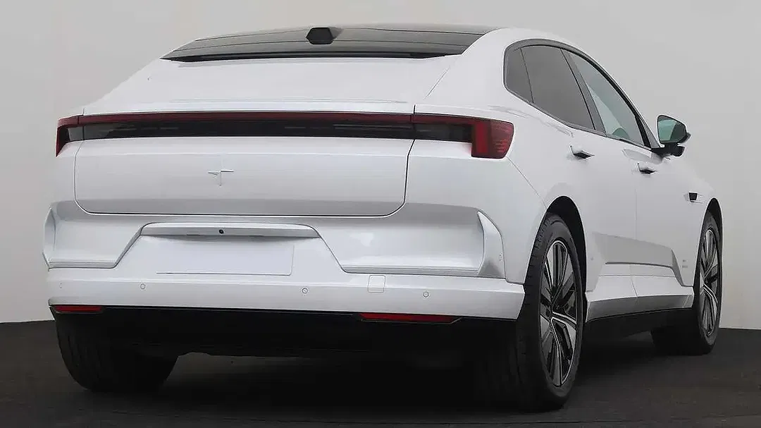Polestar 4 - Thumbnail 5