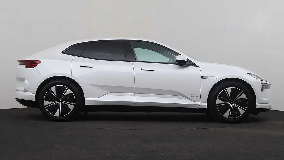 Polestar 4 - Thumbnail 6