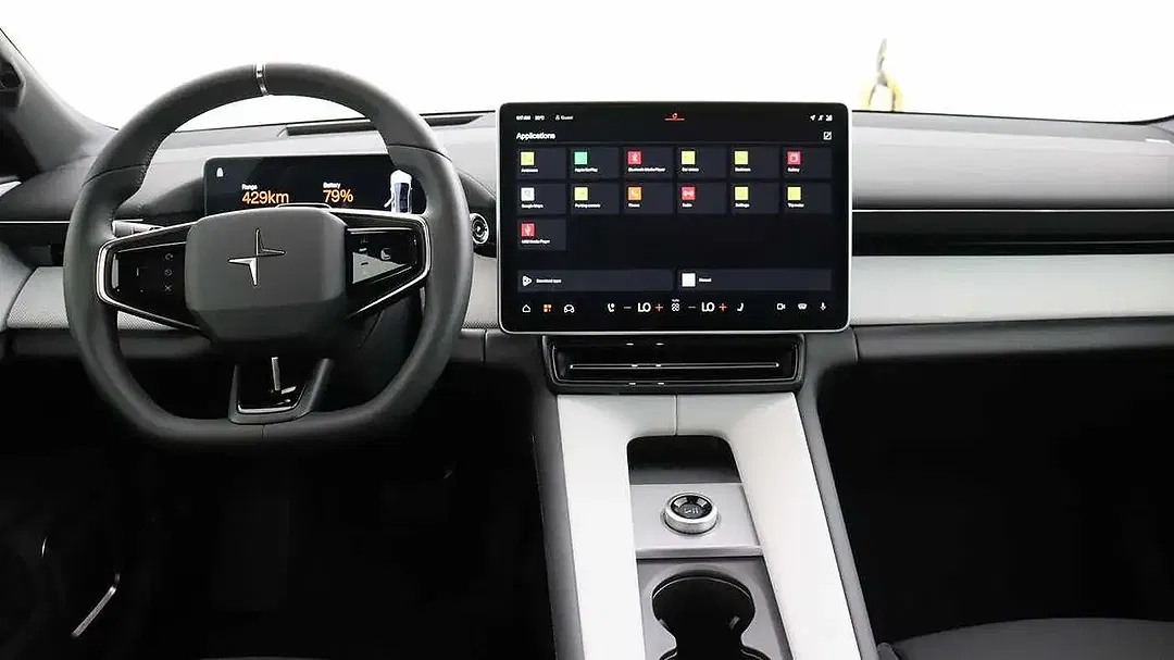 Polestar 4 - Thumbnail 9