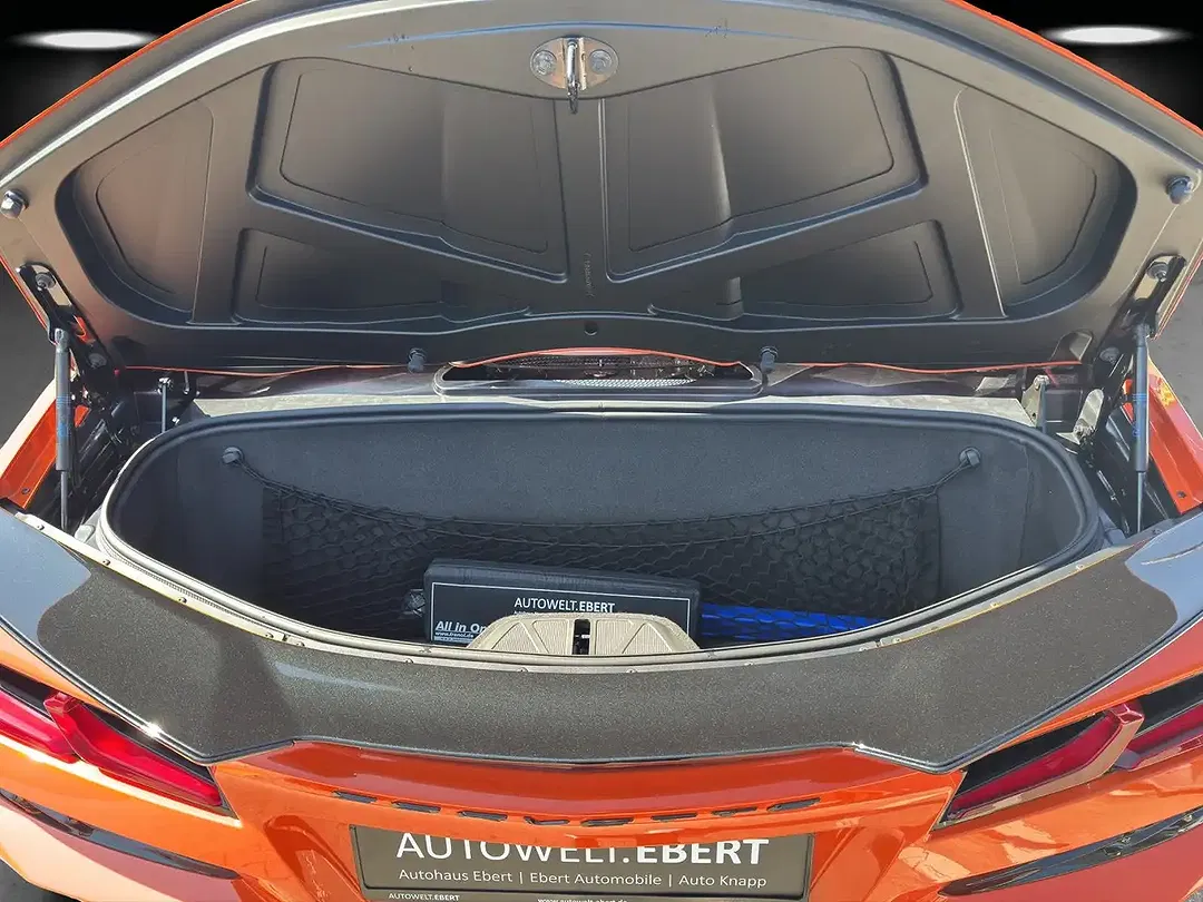 Corvette C8 - Thumbnail 4