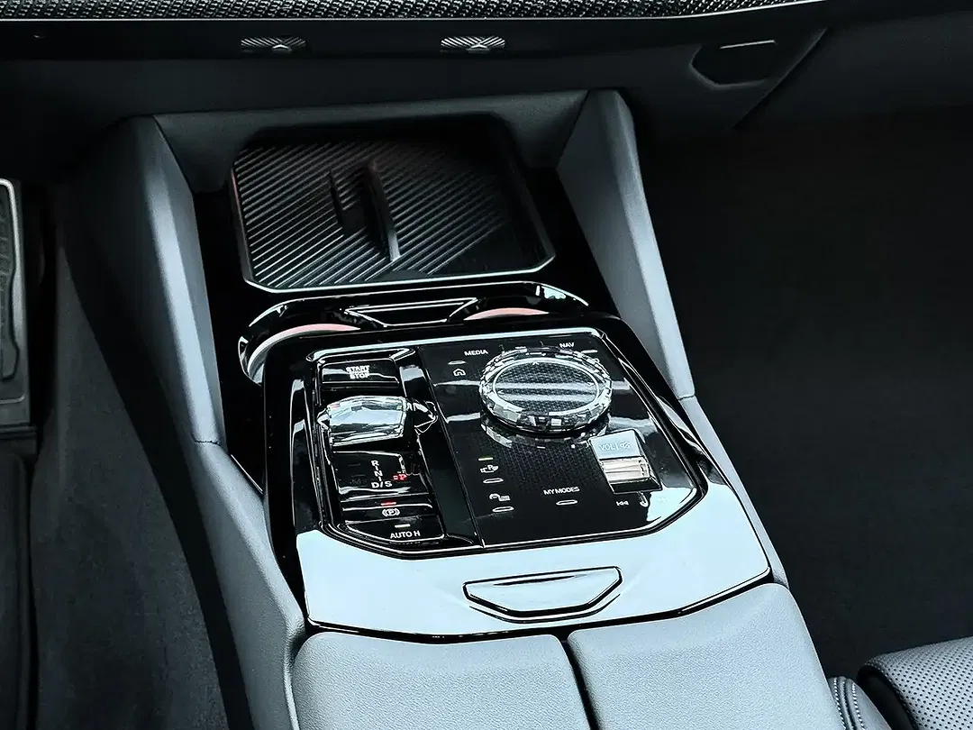 BMW 520 - Thumbnail 10